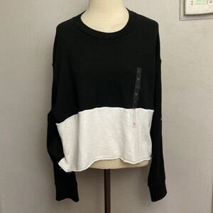 3-4 Victoria’s Secret PINK Sweater black Large NWT button Sleeves NWT